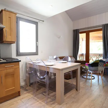 Cosy Au Vieux Village Avec Parking, Proche Des Pistes Et Telecabines - Fr-1-623-118 *